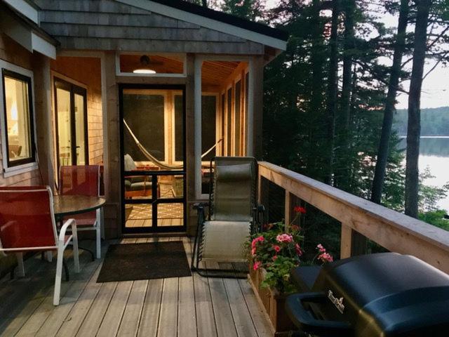 Lakefront Cottage By Country House Escapes Lincolnville Exterior photo